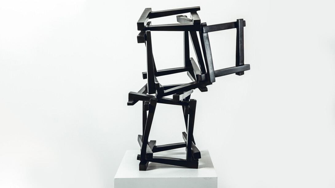 Imge: Jedd Novatt (b. 1958)H urácan III, 2021, Black bronze sculpture24.50 x 19.62 x 12.25 in. 