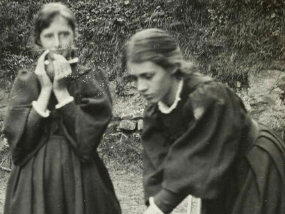 Virginia con su hermana Vanessa en 1894