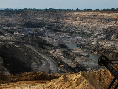 Coal mining near Tadoba, Maharashtra; government is auctioning new mining blocks in name of self-reliance using COVID lockdown as a cover © Ashish Kothari