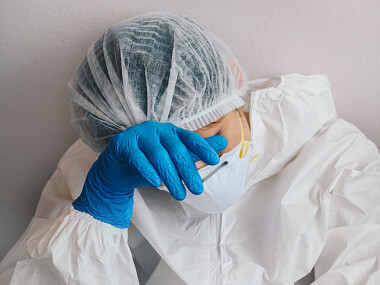 Il momento collettivo che tutti stiamo vivendo ha sottoposto i nostri operatori sanitari a condizioni di stress emotivo estremo 