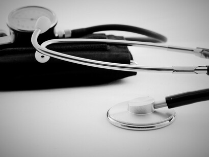 Allo scatenarsi del Coronavirus la Lombardia conta 140 unità di terapia intensiva, curiosamente un numero superiore agli standard imposti dalle restrizioni governative