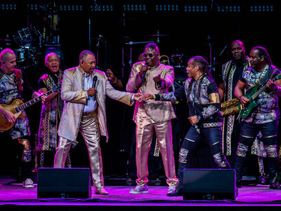 Gli Earth Wind and Fire si sono uniti a Carlos Santana per suonare un set di quattro ore al Jiffy Lube Live di Bristow, Virginia, il 20 agosto 2022. Foto di Joe Glorioso, All-Pro Reels