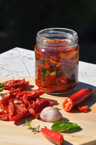 Dried tomatoes in olive oil © Ingrediente perduto.blogspot