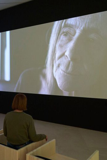 Elena Asins, Antigone, exhibition view. Courtesy of Museo Picasso Málaga