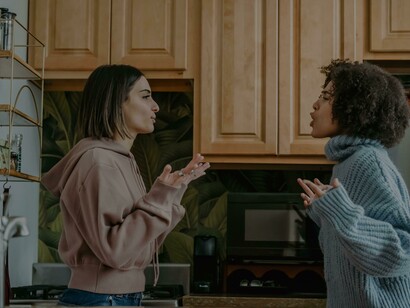 Amigas discutem