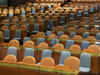 Liu Bolin, United Nations, Courtesy galerie Magda Danysz