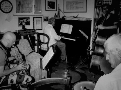 Mother Africa affronta le origini del jazz, l'amore per l'Africa, un omaggio a figure femminili