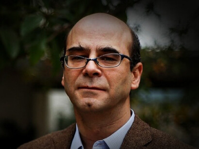 Fernando Atria es un abogado, académico y político chileno. En 2021 fue elegido convencional constituyente en representación del Distrito 10