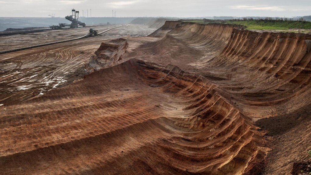 Coal Mine #1, North Rhine, Westphalia, Germany 2015, photo © Edward Burtynsky, courtesy Admira Photography, Milan / Nicholas Metivier Gallery, Toronto