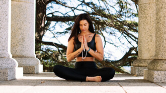 Mindfulness: implica la toma de conciencia del momento presente sin hacer ningún tipo de valoración sobre lo que pasa por nuestra mente