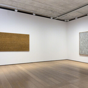 Ha Chong-Hyun, Exhibition view. Courtesy of Almine Rech