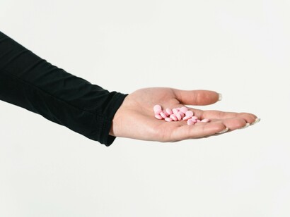 Il Fentanyl è un oppioide sintetico di cui solo 2mg possono portare alla morte, derivato della morfina