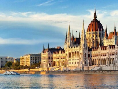 Budapest. El Parlamento a la orilla del Danubio