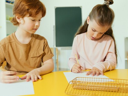Bambini a scuola. Storia di amicizia tra bambini diversi: un racconto commovente di accettazione