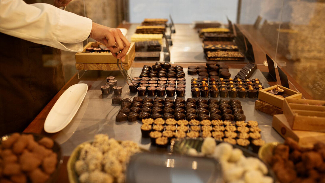 La historia de Yam Yam Cacao es inseparable de la trayectoria de Tati Spitaleri, una chocolatera que transformó su vínculo con el cacao en un proyecto íntimo, artesanal y profundamente humano