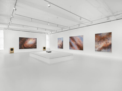 Oliver Beer, The sky in the cave, exhibition view. Courtesy of Galerie Thaddaeus Ropac