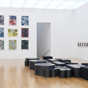 Barry Le Va, In a state of flux, exhibition view. Courtesy of David Nolan Gallery 