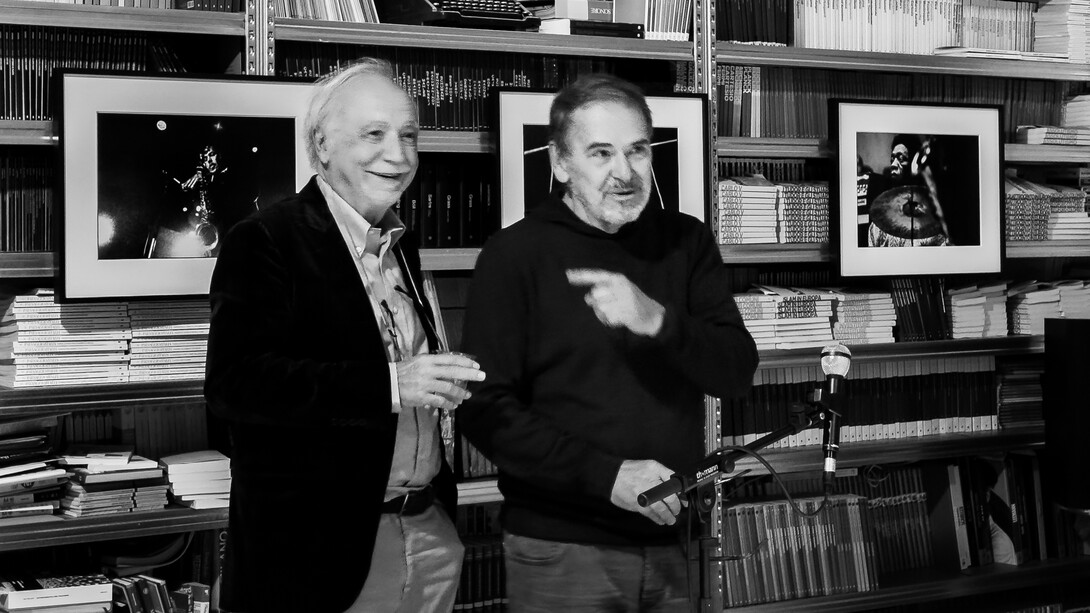 Roberto Polillo e Marco Pennisi. Io sono proprio nato in mezzo a questa musica. Quando mio padre tornava dall'ufficio (faceva il dirigente della Mondadori), accendeva il giradischi e incominciava a lavorare ai suoi articoli per "Musica Jazz" o per altre testate. La casa era sempre piena di musica ad altissimo volume. Mi ha trasmesso l'amore per la fotografia e per l'arte in generale