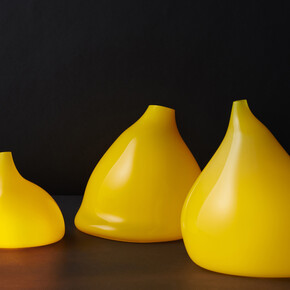 Michiko Sakano, Droplet, 2023. Blown glass/light fixture,
tallest 8 inches. Courtesy of the artist and Heller Gallery