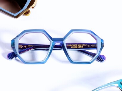 Customeyes rappresenta un nuovo modello produttivo per il settore eyewear, capace di ridurre stock e sprechi, valorizzando al tempo stesso esclusività, sostenibilità e libertà creativa