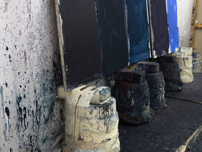 Lourdes Castro Cerón, Hojas sueltas, vista de exhibición. Cortesía de la Galería Rafael Pérez Hernando