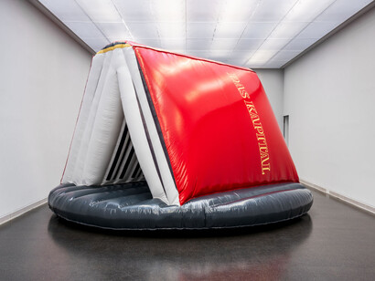 Verschiedene Künstler, Interactions 2024, Ausstellungsansicht. Mit freundlicher Genehmigung der Bundeskunsthalle