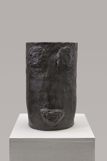 Günther Förg
Untitled
1990
Bronze
50 x 31 x 31 cm / 19 5/8 x 12 1/4 x 12 1/4 in
© Estate Günther Förg, Suisse / DACS, London 2020
Courtesy Estate Günther Förg, Suisse