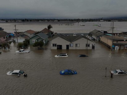 Califonia floods in America have forced people to flee 
