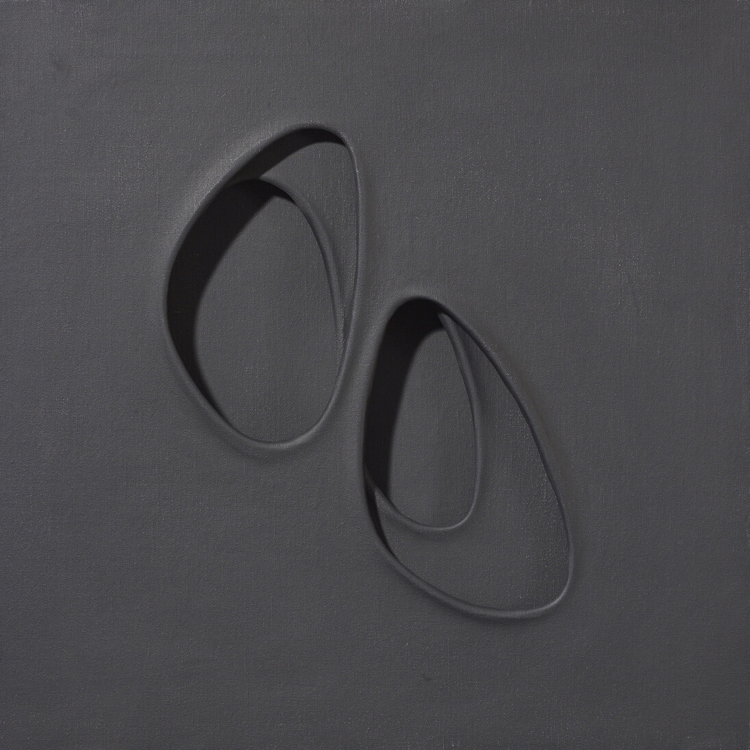 Paolo Scheggi, Zone riflesse, 1963, Acrylique noire sur trois toiles superposées, cm 60 x 60 x 6 / in 23.6 x 23.6 x 2.4.
Courtesy Tornabuoni Art © Paolo Scheggi / SIAE