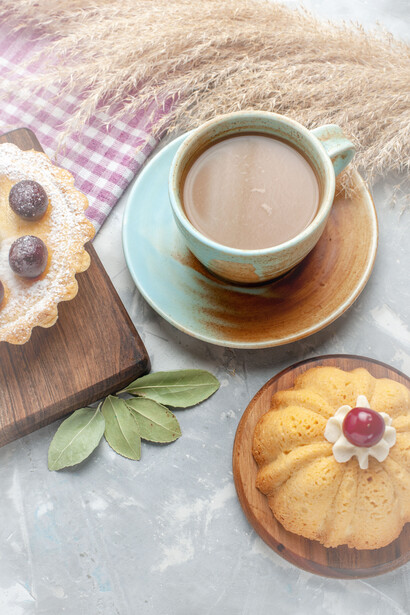 A la salida, de manera intempestiva, Carmina te invita a su casa, a tomar chocolate como merienda y después si querés conversar