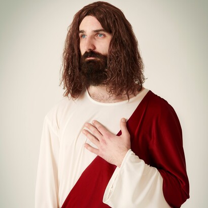 Alle nozze di Cana, Gesù compie il suo primo miracolo trasformando l’acqua in vino, un gesto che segna l’inizio della sua vita pubblica