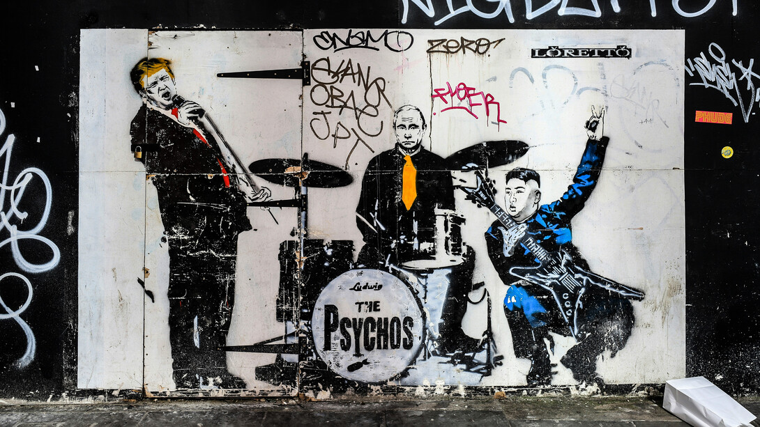 Grafiti en el exterior de un bar de la ciudad de Rosario, Argentina