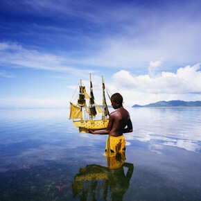 Scarlett Hooft Graafland, Resolution, Malekula, 2015 (c) Scarlett Hooft Graafland, Courtesy of Flowers Gallery London and New York