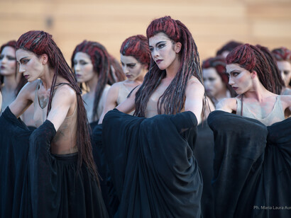 Coro Baccanti - M.G.Dance Company. Ph Aureli