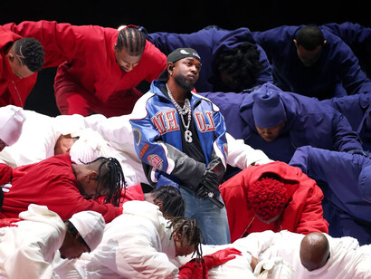 El espectáculo de Lamar generó tanto admiración como debate, reflejando la diversidad de interpretaciones en torno a su propuesta artística. Caesars Superdome, Nueva Orleans, Estados Unidos, 9 de febrero de 2025