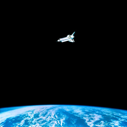 Climbing up in the space with a “little” starship!