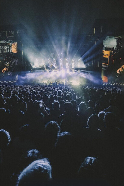 El espectáculo en el Estadio Centenario tuvo una duración de tres horas e incluyó 37 canciones que recorrieron toda su carrera