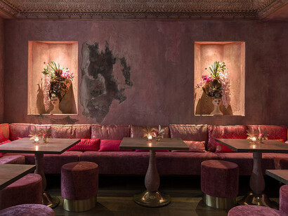Uno scorcio del ristorante Met, dell’Hotel Metropole di Venezia. Sullo sfondo la Rose Room