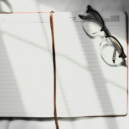 Una narrativa sin conflictos podría reflejar la aspiración humana de vivir en paz y trascender las tensiones propias de la existencia