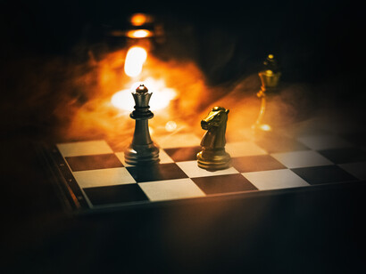 Jugar ajedrez requiere mucha práctica y dedicación y hacerlo al nivel de campeón no es algo que se pueda aprender en pocas semanas