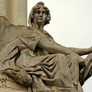 Câmara Municipal, projeto do escritório técnico Heitor de Mello (Francisque Cuchet e Archimedes Memoria), 1920. José Octavio Corrêa Lima (1878-1974), esculturas em cimento modelado, 1923 c., fotografia Luiz Eugênio Teixeira Leite