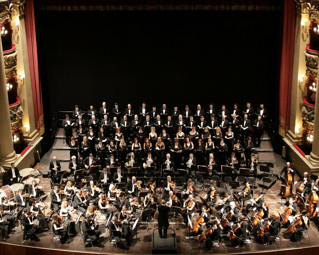 Orchestra e Coro dell'Arena di Verona, foto Ennevi. Per gentile concessione della Fondazione Arena di Verona