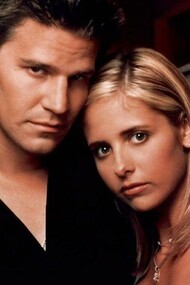Ángel y Buffy, los protagonistas de la serie