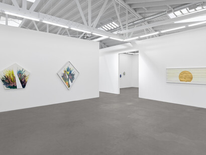 Various artists, Cut. Six artists on the edge, exhibition view. Courtesy of Luis De Jesus Los Angeles