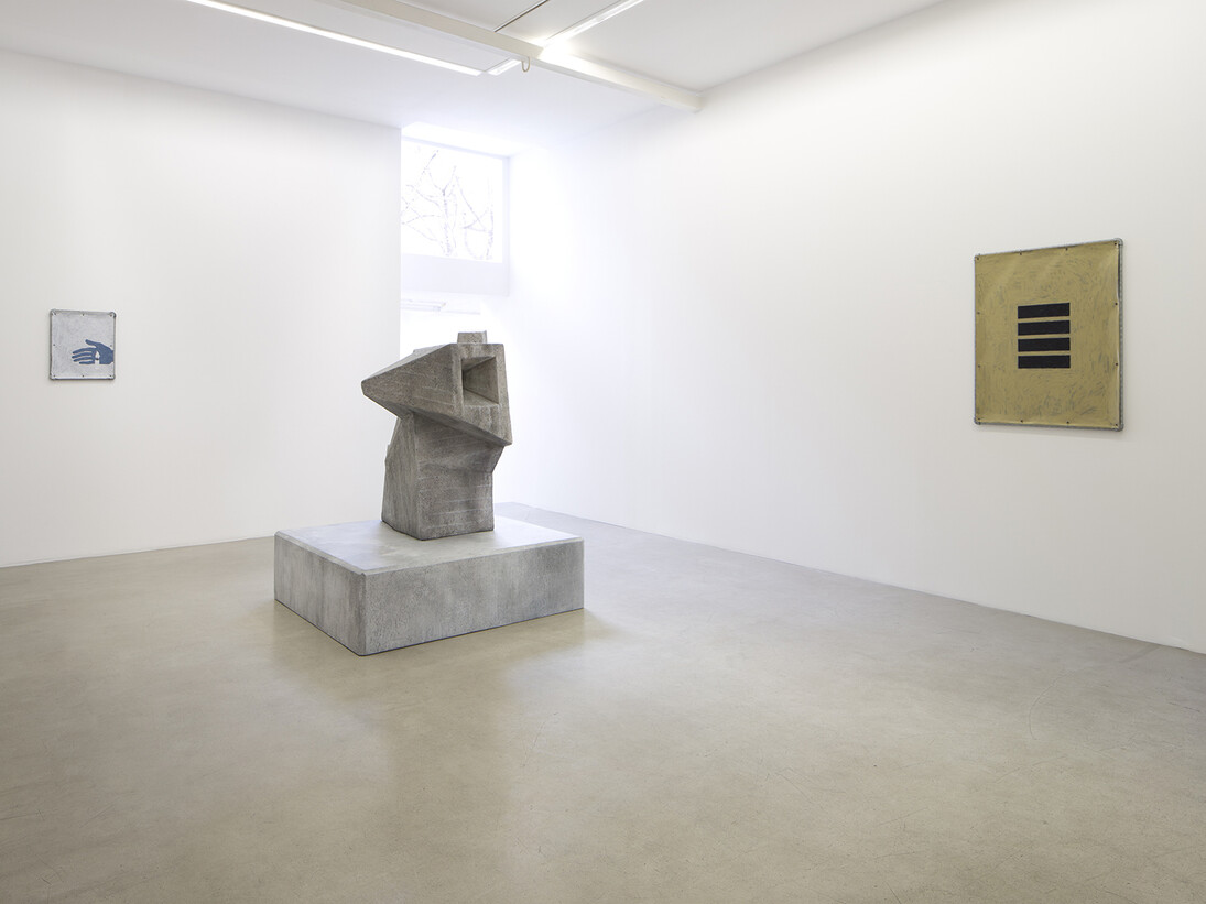 Valentin Carron - The great object (after André Gigon), 2014, Polystyrene and resin, 161 x 130 x 130 cm - Main bleue bougie blanche, 2014, Vinyl ink on pvc tarpaulin, galvanised steel tubing, metal wire
47 x 37 cm -Tout près presque dedans, 2014, Vinyl ink on pvc tarpaulin, galvanised steel tubing, metal wire
95 x 75 cm, View of the exhibition « L’autoroute du soleil à minuit », kamel mennour (47, rue Saint-André des Arts), Paris, 2015 © Valentin Carron, Photo: Fabrice Seixas, Courtesy the artist and kamel mennour, Paris

