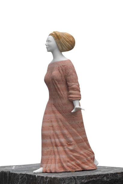 Marco Borgianni, (Part.) Alberto Travertino,
figura in marmo statuario, travertino giallo persiano e travertino rosso persiano,
200 × 70 × 50 cm
