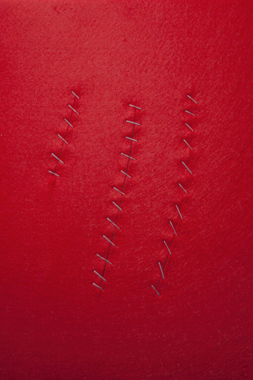 Alexandros Papathanasiou,
Still Waiting For a Spatial Concept IV, 2015,
Felt, wire,
33 x 44 cm