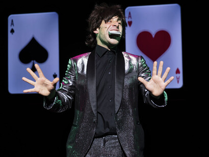 Glaube, Geld, Krieg und Liebe. Mit freundlicher genehmigung des Schaubühne am Lehniner Platz