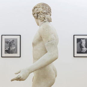 Robert Mapplethorpe. Coreografia per una mostra / Choreography for an Exhibition. Veduta della mostra al Madre · museo d'arte contemporanea Donnaregina, Napoli. Foto © Amedeo Benestante. All works copyright © Robert Mapplethorpe Foundation.