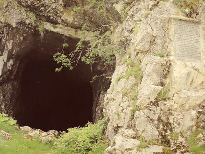 L'imbocco del primo traforo presso il Colle di Tenda, segnalato come “galleria di Napoleone”